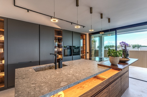 Cucina in stile moderno di 25 di MOB Architects