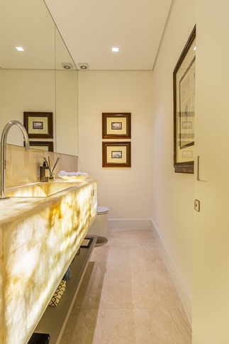 Bagno in stile moderno di 3 di Guzlive