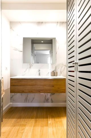 Bagno in stile scandinavo di 8 di Equus Architects