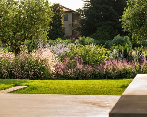 Giardino in stile minimal di 300 di Didonè Comacchio Architects