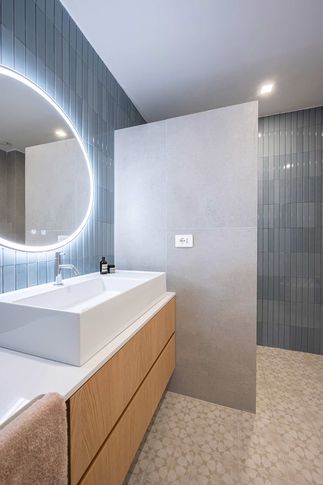 Bagno di Servizio in stile contemporaneo di 7 di MANUARINO architettura design comunicazione Bagno di Servizio in stile contemporaneo di 7 di MANUARINO architettura design comunicazione