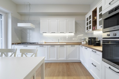 Cucina in stile contemporaneo di 13 di Alessandra Avagnano Architetto