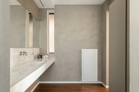 Bagno in stile contemporaneo di 20 di Rachele Biancalani Studio