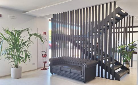 Open Space in stile contemporaneo di 100 di ValentinaZoccoArchitetto