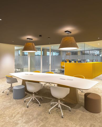 Open Space in stile contemporaneo di 1400 di Frame Farm - Architecture & Design