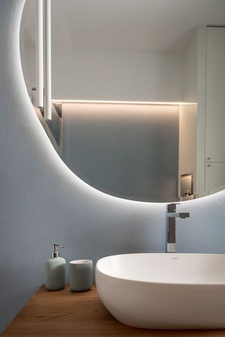 Bagno in stile contemporaneo di 5 di Patrizia Drudi Architetto