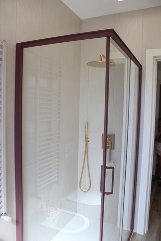 Bagno in stile contemporaneo di 5 di Melissa Domenici Architetto
