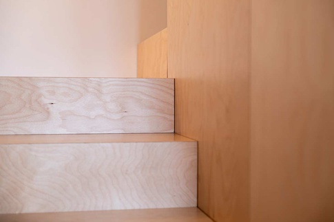 Soggiorno in stile contemporaneo di 38 di MANUARINO architettura design comunicazione