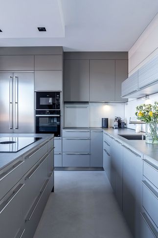 Cucina in stile contemporaneo di 15 di ZPSTUDIO Cucina in stile contemporaneo di 15 di ZPSTUDIO