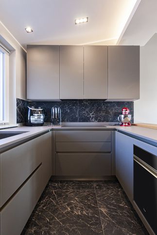 Open Space in stile minimal di 50 di Pucciarelli Architetti