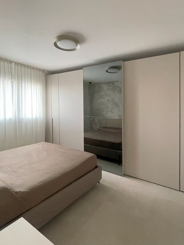 Camera da Letto in stile contemporaneo di 15 di Renderincanto
