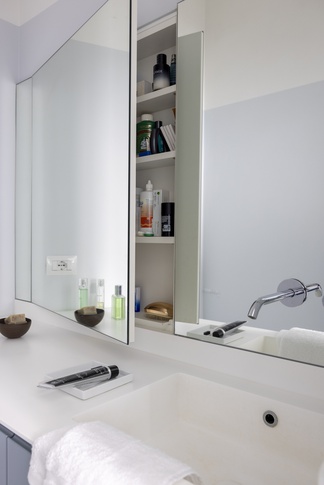 Bagno in stile contemporaneo di 6 di induestudio
