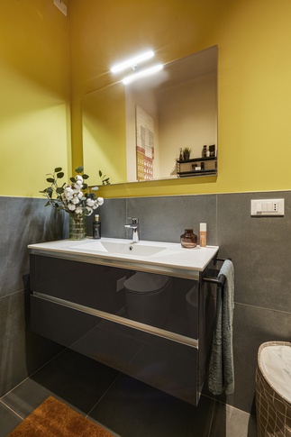 Bagno in stile urban di 5 di Arar Studio di Arar Muna Isabella