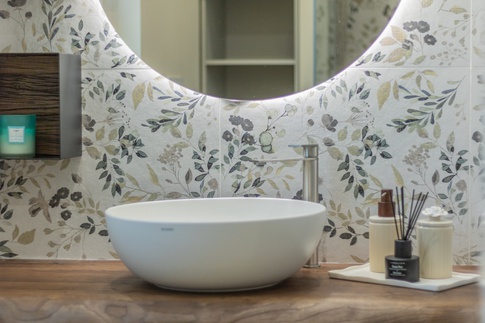 Bagno in stile moderno di 5 di Maria Cristina Orsi Architetto