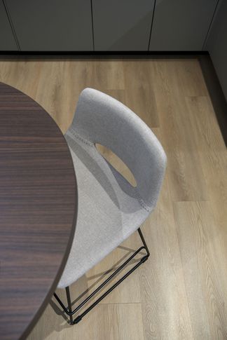 Open Space in stile japandi di 45 di APstudio