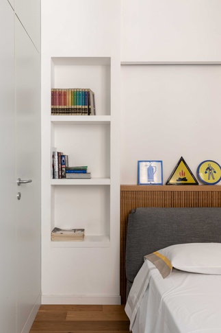 Camera da Letto in stile contemporaneo di 14 di interno16architettura