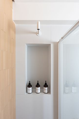 Bagno di Servizio in stile contemporaneo di 4 di valeria ingrao architetto