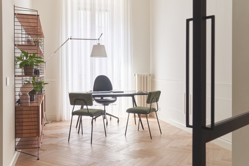 Studio in stile contemporaneo di 19 di AV Architettura Studio in stile contemporaneo di 19 di AV Architettura