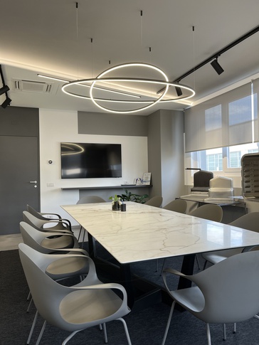 Open Space in stile moderno di 150 di BF interni