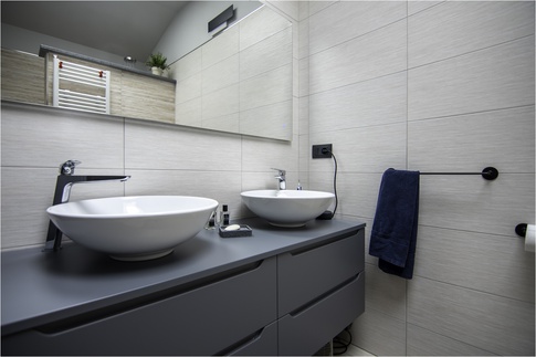 Bagno in stile contemporaneo di 5 di Chiara Colucci Interior Designer