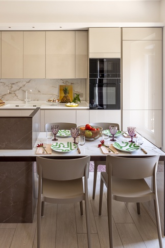 Cucina in stile contemporaneo di 15 di Michele Schiano Moriello - Interior designer