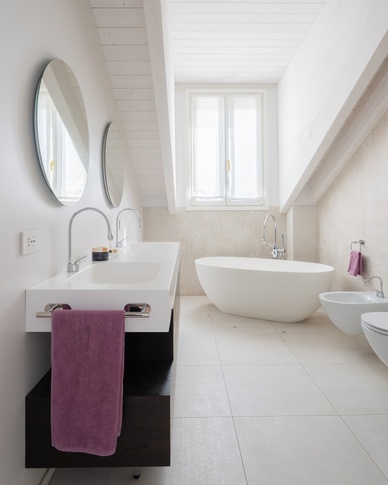 Bagno in stile classico di 9 di Annalisa Carli Architetto