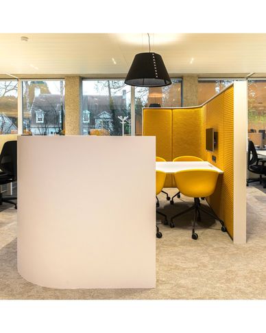 Open Space in stile contemporaneo di 1400 di Frame Farm - Architecture & Design