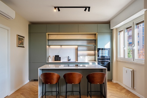 Cucina in stile contemporaneo di 20 di Gianluca Chiocca Interior Design Studio Cucina in stile contemporaneo di 20 di Gianluca Chiocca Interior Design Studio