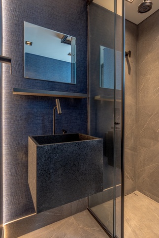 Bagno in stile moderno di 3 di Guzlive
