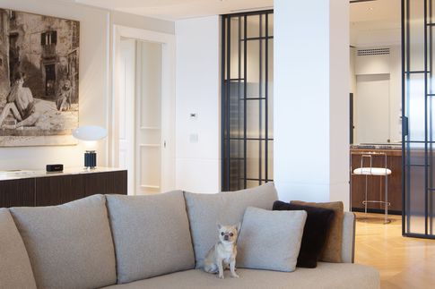 Open Space in stile contemporaneo di 50 di Studio VeneziaTre arch ass