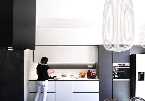 Cucina in stile naturale di 30 di VIU' STUDIO DI ARCHITETTURA