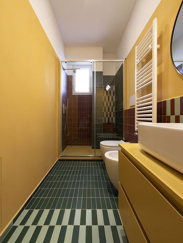 Bagno in stile contemporaneo di 3 di Francesca Delicato architettura e design
