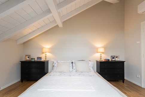 Camera da Letto in stile cottagecore di 19 di Alessandra Parolini Studio