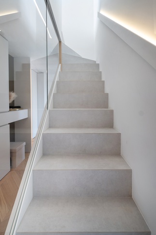 Scale in stile moderno di 3 di Bossi Vigorito Building Interior