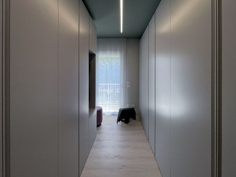 Cabina Armadio in stile contemporaneo di 9 di Cariolato Arredamenti Cabina Armadio in stile contemporaneo di 9 di Cariolato Arredamenti