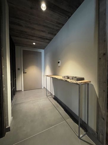 Ingresso in stile moderno di 9 di Design Alpino