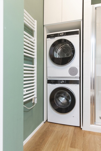 Bagno in stile contemporaneo di 5 di Serena Trentarossi Architetto Bagno in stile contemporaneo di 5 di Serena Trentarossi Architetto