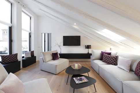 Soggiorno in stile moderno di 40 di Desearq studio - architettura e interior design