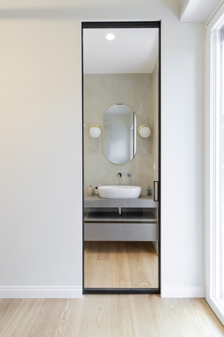 Bagno in stile contemporaneo di 4 di Alessandra Avagnano Architetto