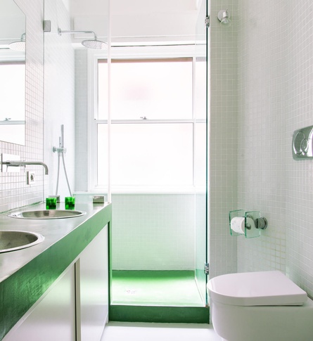 Bagno in stile contemporaneo di 5 di Vitae Studio Architettura