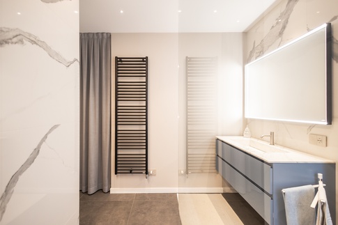 Bagno in stile contemporaneo di 6 di Architetto Zavagnini Daniele