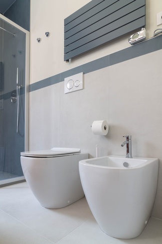 Bagno in stile contemporaneo di 5 di STUDIO CREATIONS - Roberta Tricarico A & D Bagno in stile contemporaneo di 5 di STUDIO CREATIONS - Roberta Tricarico A & D