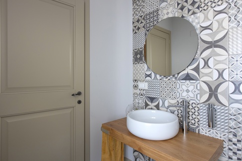 Bagno in stile moderno di 5 di Carola Ribotta architetto