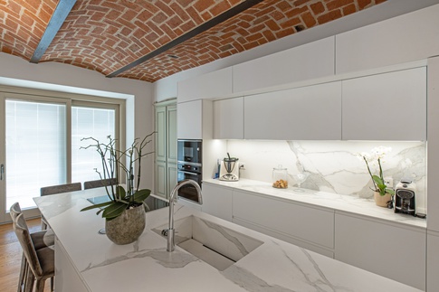 Cucina in stile moderno di 15 di Carola Ribotta architetto Cucina in stile moderno di 15 di Carola Ribotta architetto