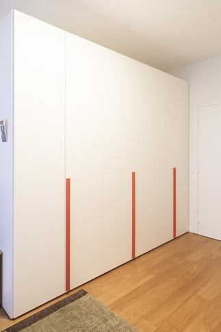 Cameretta Bambini in stile contemporaneo di 16 di Serena Trentarossi Architetto