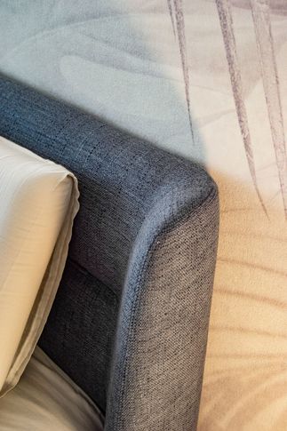 Camera da Letto in stile moderno di 19 di Silvia Aquilani . Design studio