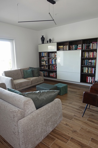 Soggiorno in stile contemporaneo di 35 di Alessandra Avagnano Architetto