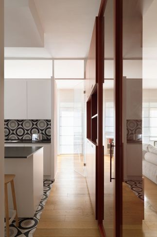 Open Space in stile contemporaneo di 120 di RM\Architecture Open Space in stile contemporaneo di 120 di RM\Architecture