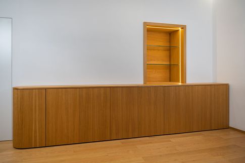 Soggiorno in stile contemporaneo di 56 di Menniti & Mercuri S.r.l