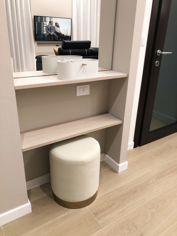 Open Space in stile moderno di 50 di Martina Fabbian Architetto